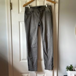 Gray wash jean, size 2 skimmer
